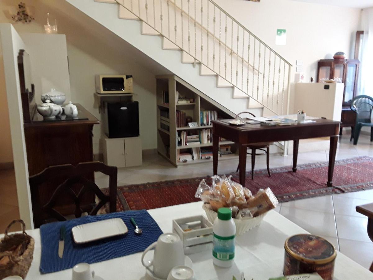 مبيت وإفطار تيراتشينا Casa Conte المظهر الخارجي الصورة